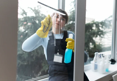 Nettoyage de vitres intérieures et extérieures à Challerange